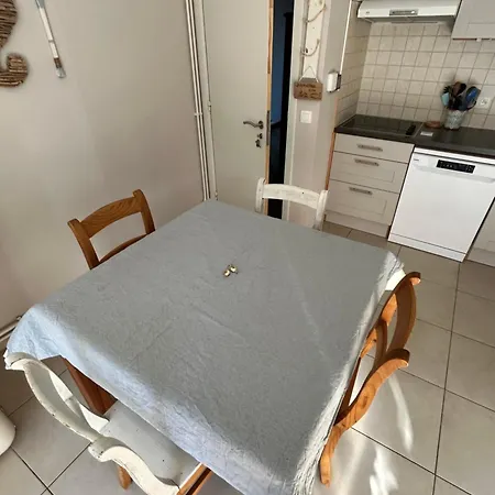 דירה Chez Lola A *